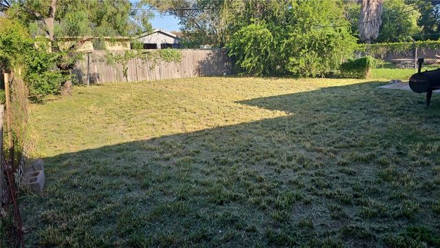 4949 Nell St, Corpus Christi, TX 78411