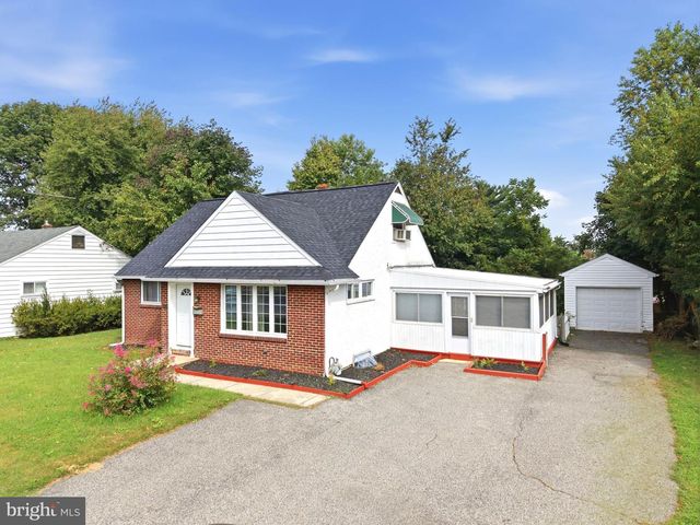 3773 BRIDGEWATER RD, Brookhaven, PA 19015