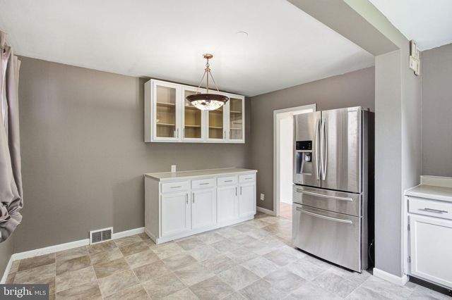 3773 BRIDGEWATER RD, Brookhaven, PA 19015
