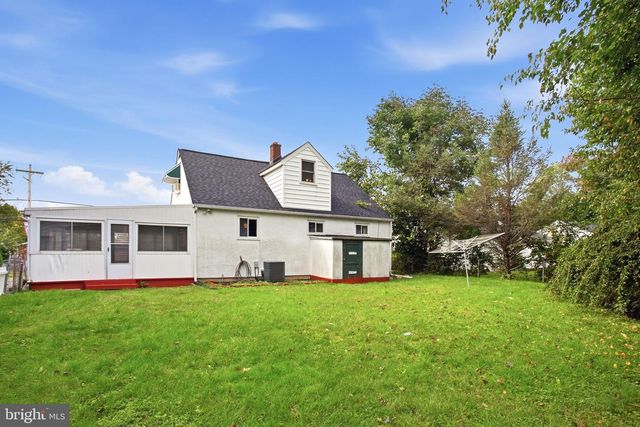 3773 BRIDGEWATER RD, Brookhaven, PA 19015