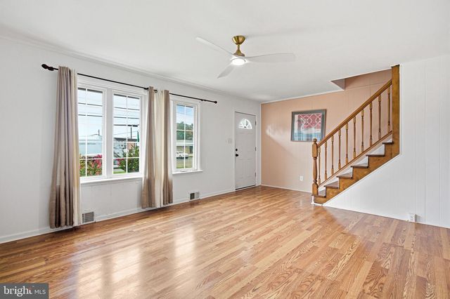 3773 BRIDGEWATER RD, Brookhaven, PA 19015
