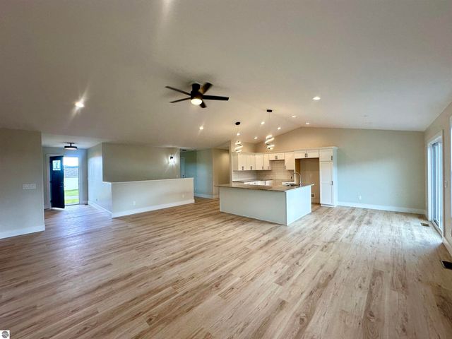 1044 Birmley Estates Drive, Traverse City, MI 49696