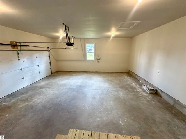 1044 Birmley Estates Drive, Traverse City, MI 49696