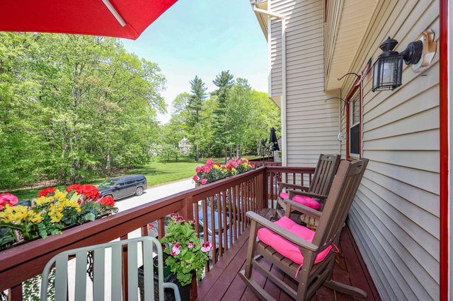 31 Stanstead Place, Nashua, NH 03063