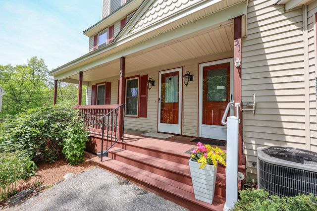 31 Stanstead Place, Nashua, NH 03063