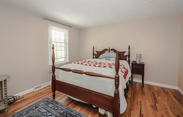 31 Stanstead Place, Nashua, NH 03063