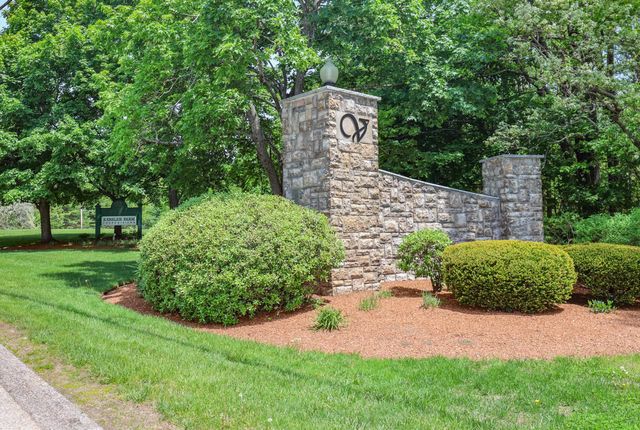 31 Stanstead Place, Nashua, NH 03063