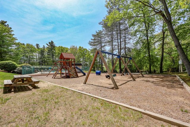 31 Stanstead Place, Nashua, NH 03063