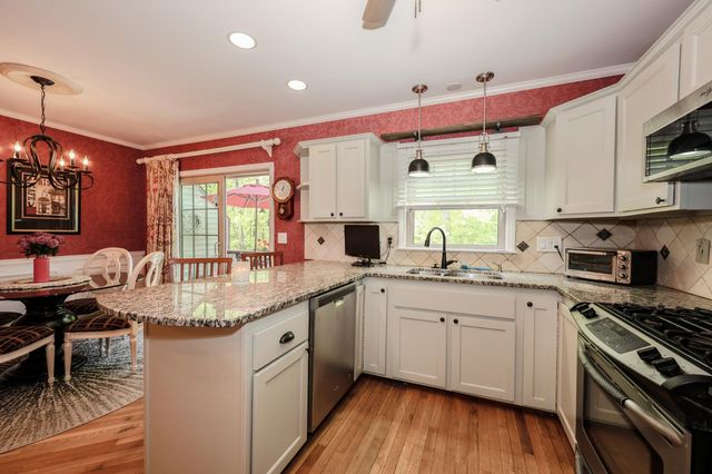 31 Stanstead Place, Nashua, NH 03063