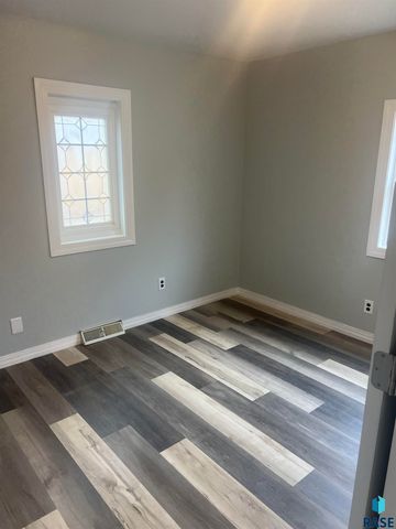 3601 9Th Ave Ave Avenue, Sioux Falls, SD 57104