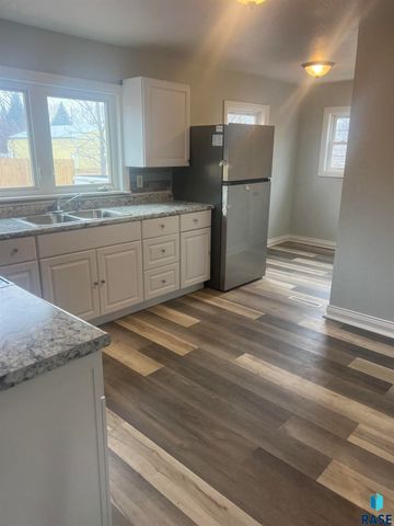 3601 9Th Ave Ave Avenue, Sioux Falls, SD 57104