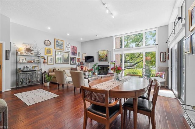 696 Mowbray Arch Apt 930, Norfolk, VA 23507