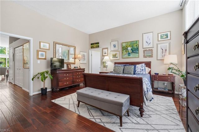 696 Mowbray Arch Apt 930, Norfolk, VA 23507