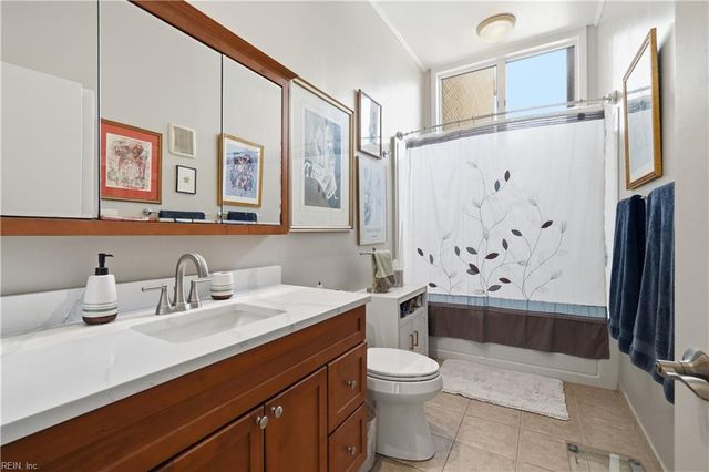 696 Mowbray Arch Apt 930, Norfolk, VA 23507