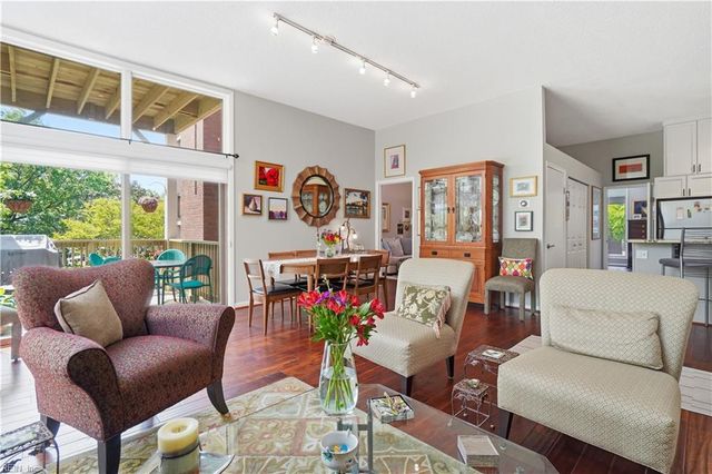 696 Mowbray Arch Apt 930, Norfolk, VA 23507