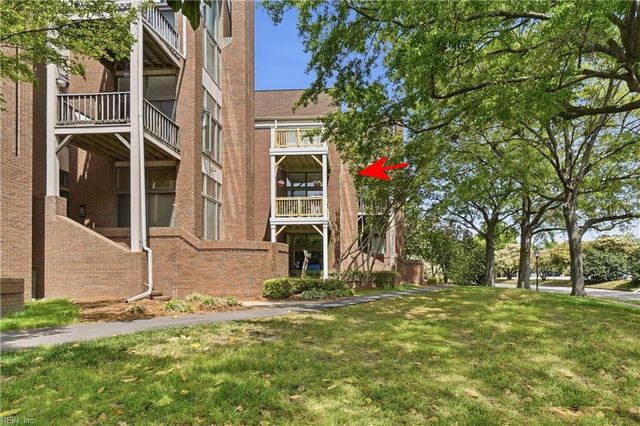 696 Mowbray Arch Apt 930, Norfolk, VA 23507