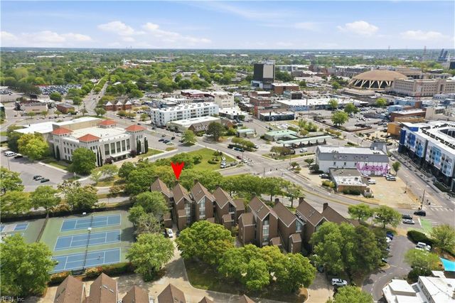 696 Mowbray Arch Apt 930, Norfolk, VA 23507