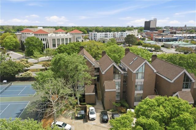 696 Mowbray Arch Apt 930, Norfolk, VA 23507