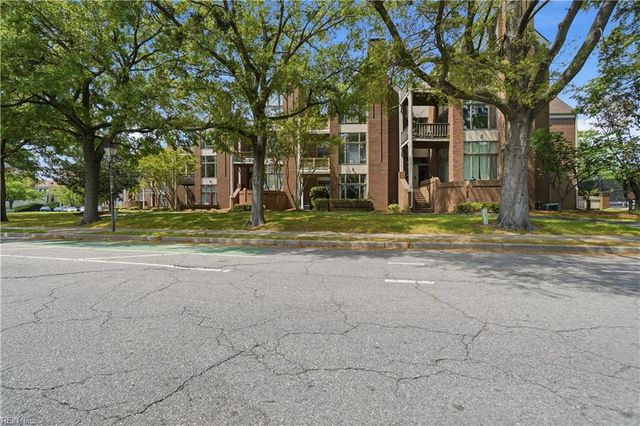 696 Mowbray Arch Apt 930, Norfolk, VA 23507