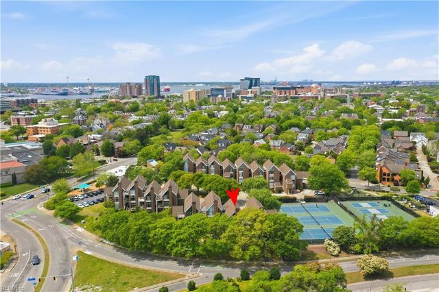 696 Mowbray Arch Apt 930, Norfolk, VA 23507