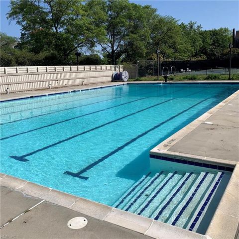 696 Mowbray Arch Apt 930, Norfolk, VA 23507