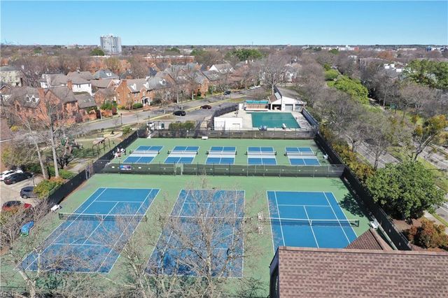 696 Mowbray Arch Apt 930, Norfolk, VA 23507