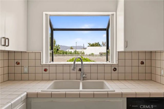 736 N Evergreen, Burbank, CA 91505