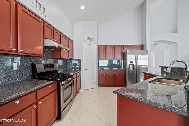 9422 N Weather Hill Drive, Tucson, AZ 85743