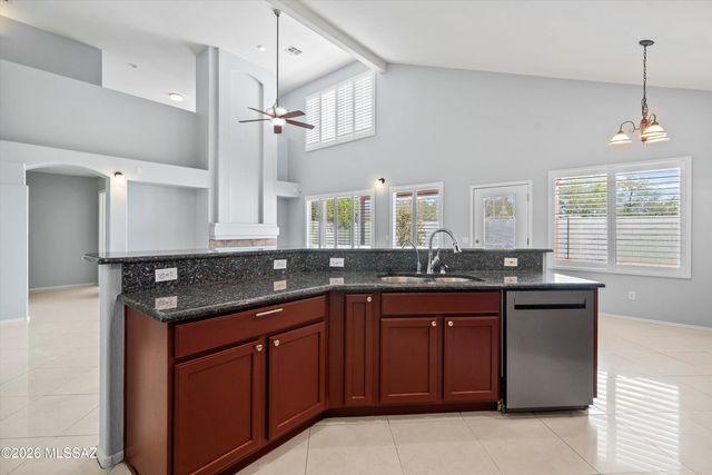 9422 N Weather Hill Drive, Tucson, AZ 85743