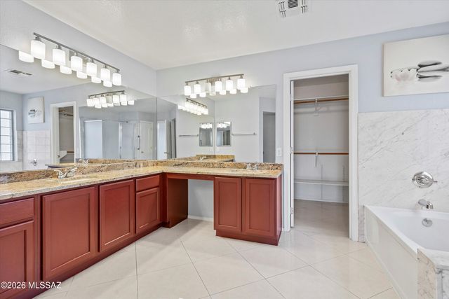 9422 N Weather Hill Drive, Tucson, AZ 85743