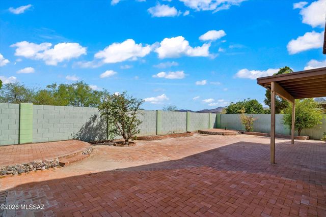 9422 N Weather Hill Drive, Tucson, AZ 85743