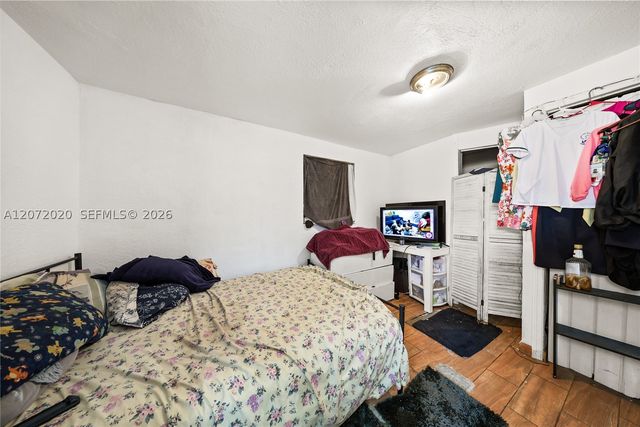 2151 NW 42nd St, Miami, FL 33142