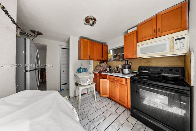 2151 NW 42nd St, Miami, FL 33142
