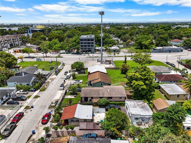 2151 NW 42nd St, Miami, FL 33142