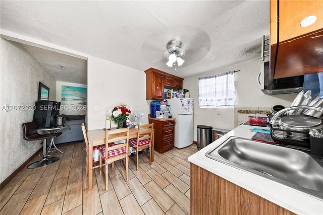 2151 NW 42nd St, Miami, FL 33142