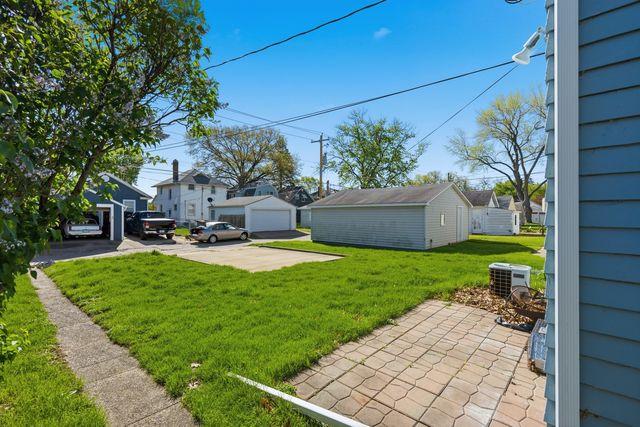 1908 24th Street, Moline, IL 61265