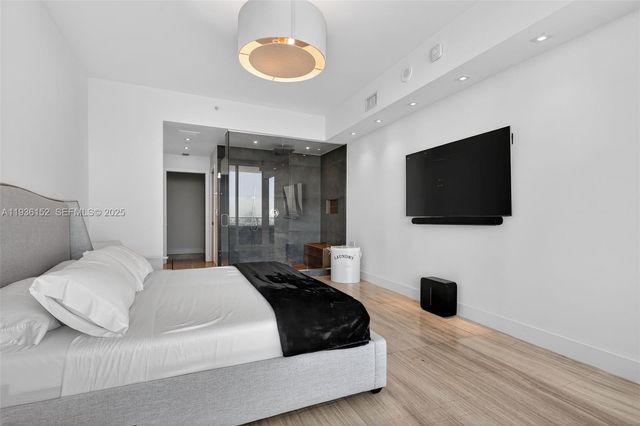 2020 N Bayshore Dr 3505, Miami, FL 33137