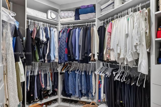 2020 N Bayshore Dr 3505, Miami, FL 33137