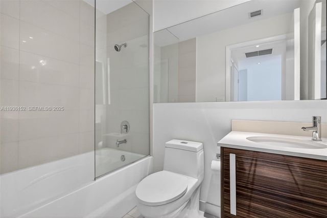 2020 N Bayshore Dr 3505, Miami, FL 33137