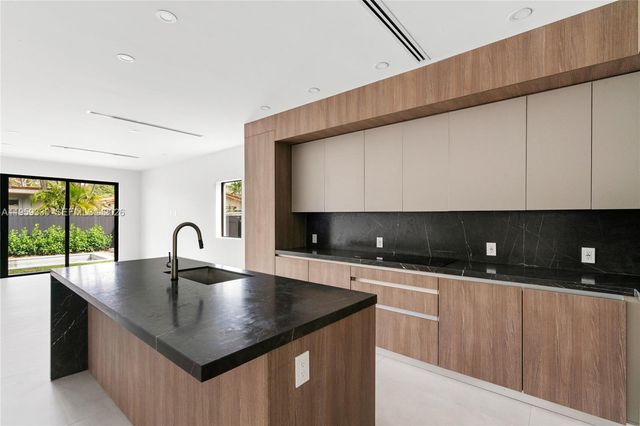 1431 SW 20th St, Miami, FL 33145