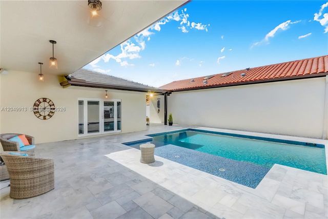 15241 NW 89th Ave, Miami Lakes, FL 33018