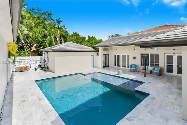 15241 NW 89th Ave, Miami Lakes, FL 33018