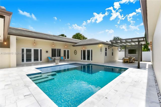 15241 NW 89th Ave, Miami Lakes, FL 33018
