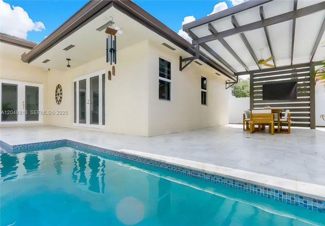 15241 NW 89th Ave, Miami Lakes, FL 33018