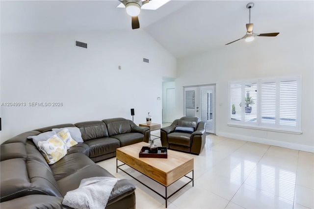 15241 NW 89th Ave, Miami Lakes, FL 33018