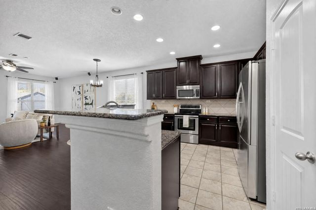 20707 Cape Coral, San Antonio, TX 78259