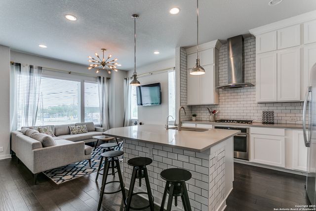 430 Clay St, Residence 8, San Antonio, TX 78204