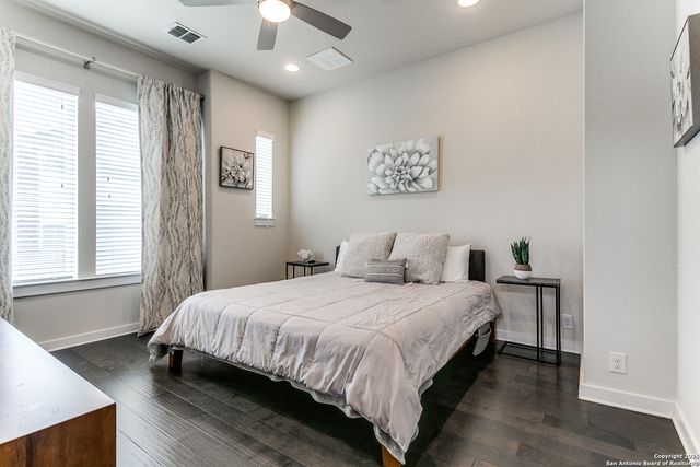 430 Clay St, Residence 8, San Antonio, TX 78204