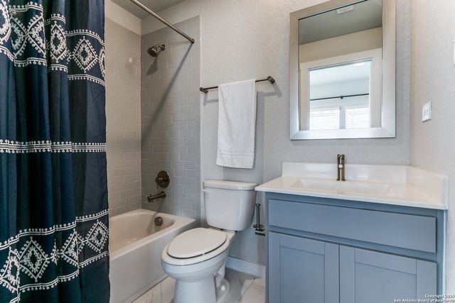430 Clay St, Residence 8, San Antonio, TX 78204