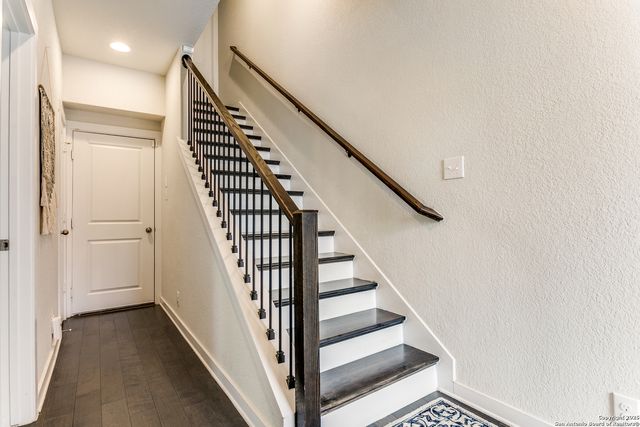 430 Clay St, Residence 8, San Antonio, TX 78204